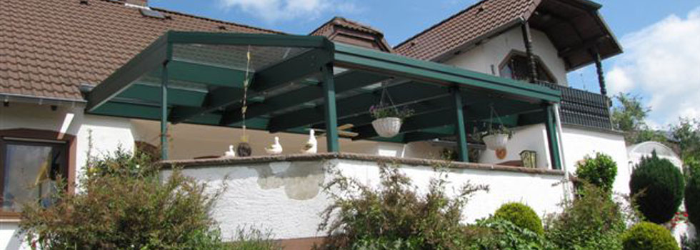 Balkonüberdachung, Wohnhaus